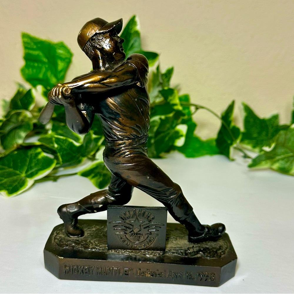 Mickey Mantle Oklahoma Centennial Statue